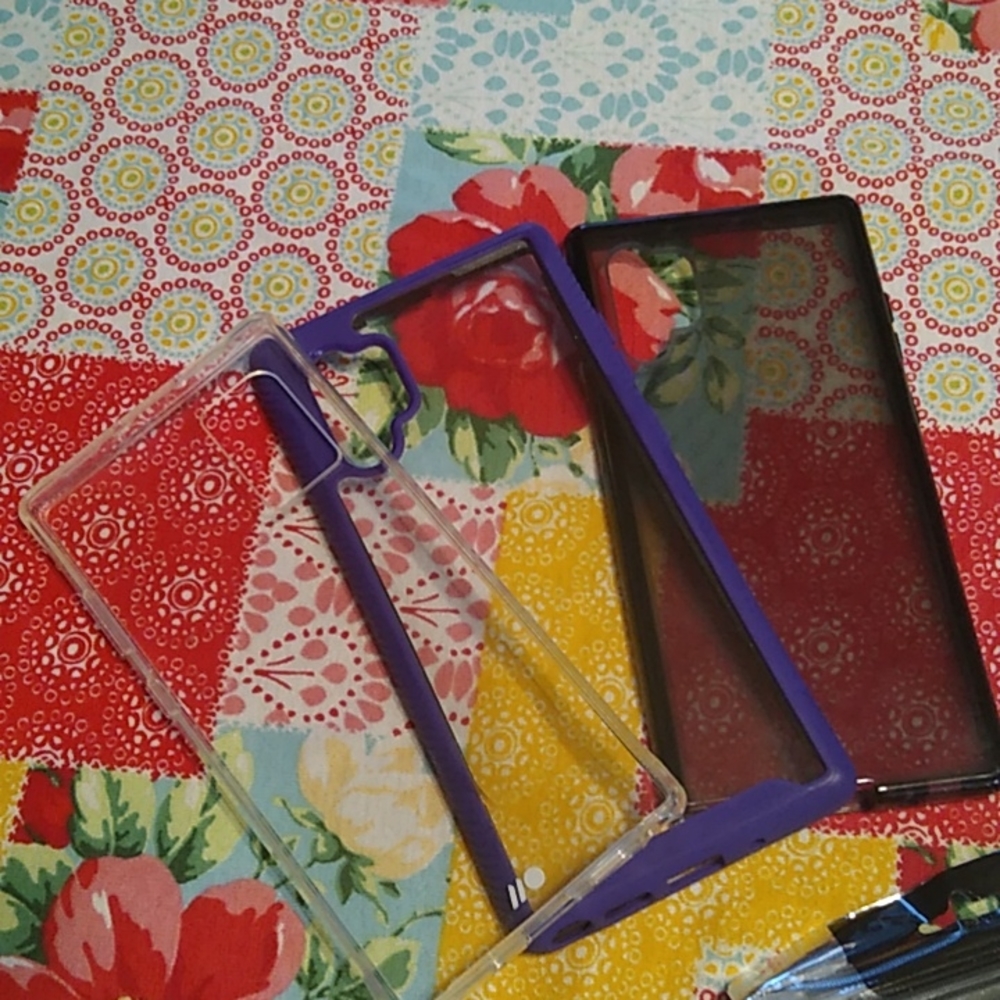 Phone cases bundle - Picture 2 of 16